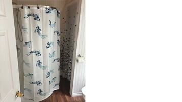 Bruser, håndklæder, Sæbe, Toiletpapir