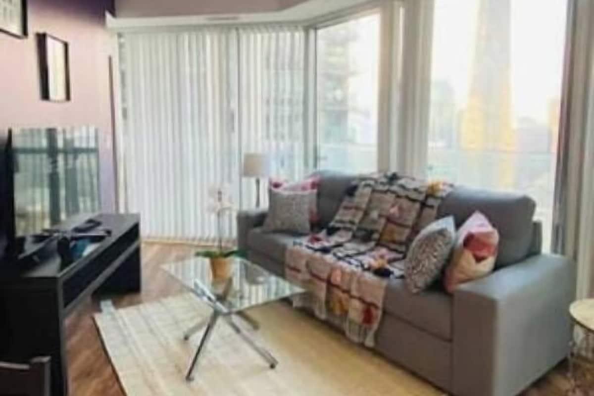 Panoramic Condo | Living area