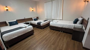 Family Room, City View | Free WiFi