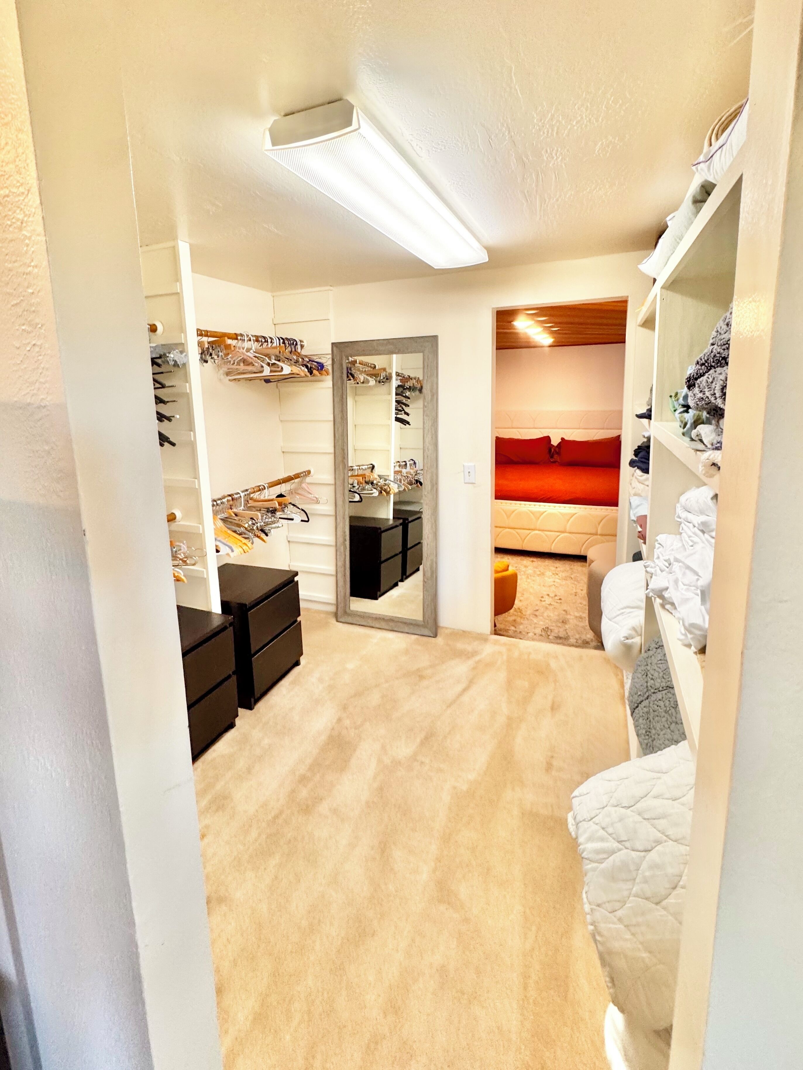 5 bedrooms, desk, free WiFi, bed sheets