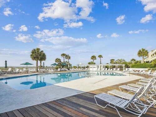 Seacrest 2512 Stunning View, Walk to Coligny Shops & Restaurants