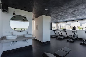 Apartment, 1 Bedroom, Garden View | Fitness facility