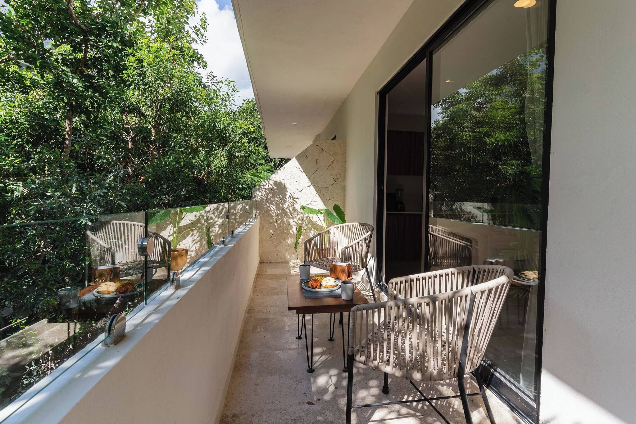 Departamento, 1 habitación, vista al jardín | Balcón