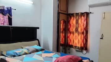 House, 3 Bedrooms, Smoking, Balcony | 3 bedrooms