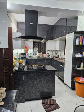 House, 3 Bedrooms, Smoking, Balcony | Interior