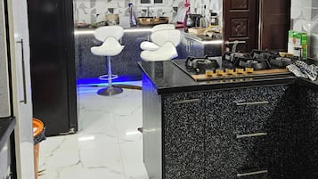 Casa, 3 habitaciones, para fumadores, balcón | Interior