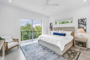 6 bedrooms, iron/ironing board, WiFi, bed sheets