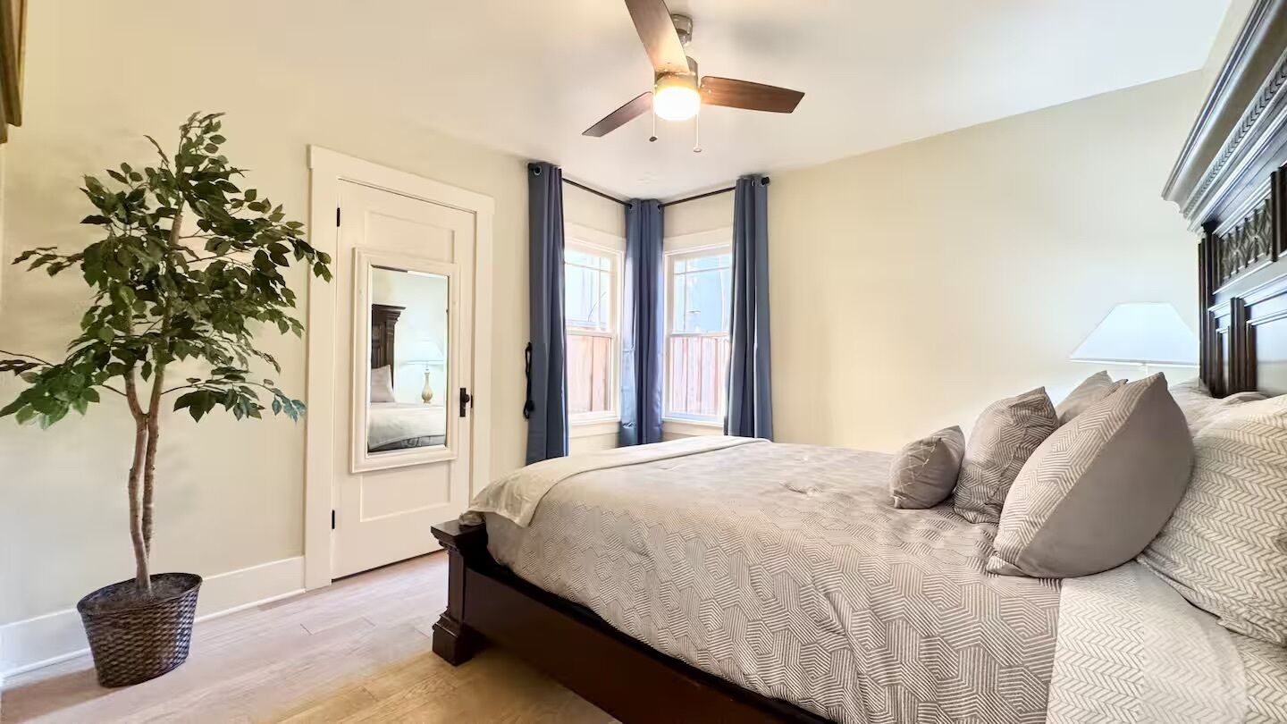 2 bedrooms, desk, iron/ironing board, travel cot