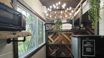 Fridge, microwave, stovetop, coffee/tea maker