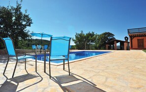 Pool - Amazing apartment in Bilice with swimming pool (Bilice)