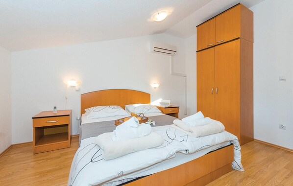 2 bedrooms