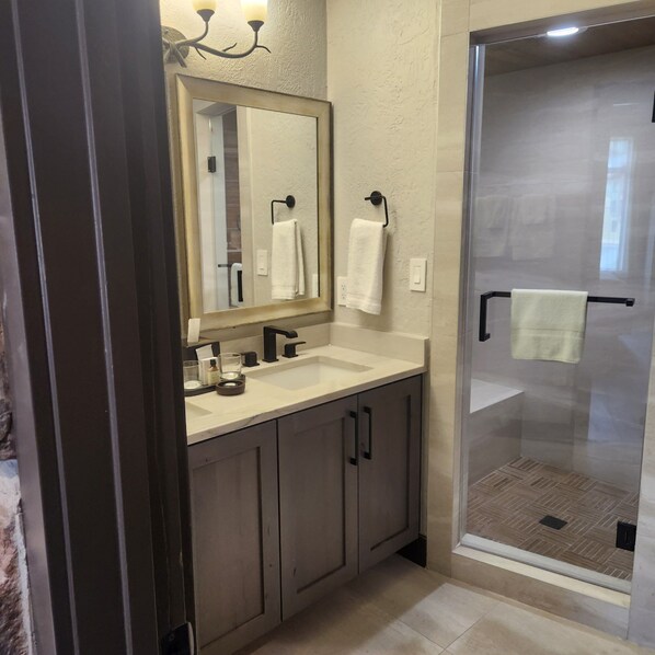 Shower, jetted bath, hair dryer, towels - 2-Bedroom Ski Retreat, Pools, Gym & Dining at Westgate, Park City, UT (Park City)