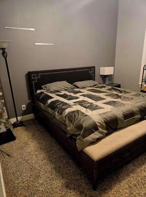 3 chambres, fer et planche à repasser, accès Internet, draps fournis