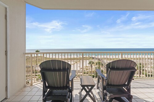 Updated Beachfront Condo @ The Beach Club!
