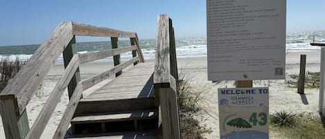Beach nearby, sun loungers, beach towels
