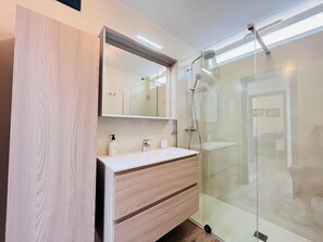 Maison, 3 chambres, fumeur, terrasse | Salle de bain