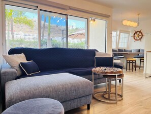 House, 3 Bedrooms, Smoking, Terrace | Living room