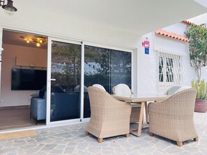 House, 3 Bedrooms, Smoking, Terrace | Living room