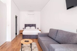 2 عدّة غرف نوم ومكواة/لوح كي وواي فاي مجانًا وملاءات أسرّة