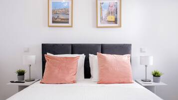 4 bedrooms, iron/ironing board, free WiFi, bed sheets