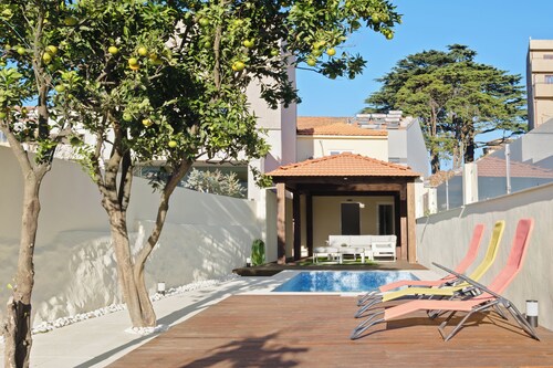Villa with Private Pool, BBQ & Patio