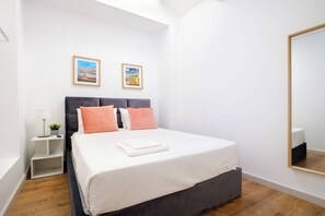 4 chambres, fer et planche à repasser, Wi-Fi gratuit, draps fournis