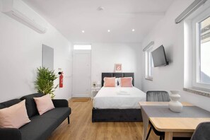 Unclassified image, 2 of 20, button