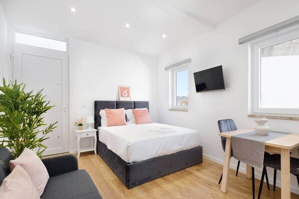 1 bedroom, iron/ironing board, free WiFi, bed sheets