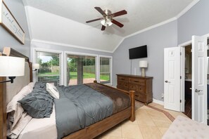 3 bedrooms, desk, travel cot, free WiFi