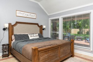 3 bedrooms, desk, travel crib, free WiFi