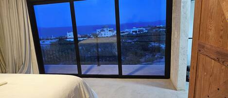 4 bedrooms, free WiFi, bed sheets