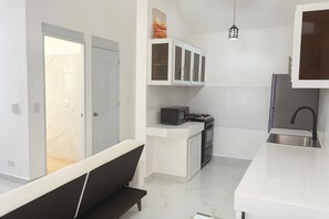 Mikroaaltouuni, uuni, liesi