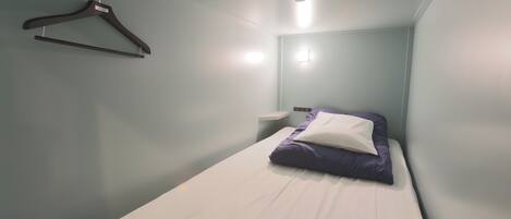 Shared Dormitory, Mixed Dorm, Non Smoking | In-room safe, blackout curtains, free WiFi, bed sheets