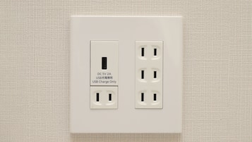 房內夾萬、遮光窗簾/窗簾、免費 Wi-Fi、床單