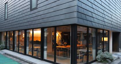 E10HOSTEL