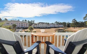 Property grounds - Elegant Retreat: Pool, Lake View, Myrtlewood Golf (Myrtle Beach)