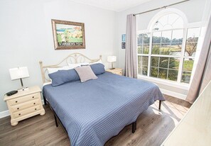 Free WiFi, bed sheets - 2BR with stunning Myrtlewood Golf and lake views (Myrtle Beach)