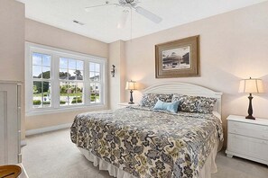 Free WiFi, bed sheets - New, golf villa overlooking pool in Myrtlewood (Myrtle Beach)
