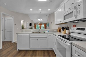 Fridge, microwave, oven, stovetop - 2 Br condo overlooking pool at River Oaks! (Myrtle Beach)