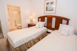 Free WiFi, bed sheets - Lake Views in Quiet Area Near Myrtlewood Golf (Myrtle Beach)