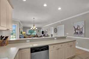 Interior - Stylish 3BR Condo w/ Pool & Myrtlewood Golf Views (Myrtle Beach)