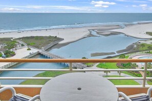 Outdoor dining - Nice 2Br/2Ba Oceanview condo near Barefoot! (Myrtle Beach)