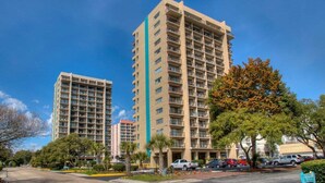 Exterior - Comfortable & Cozy 1Br Condo- Close to Beach! (Myrtle Beach)