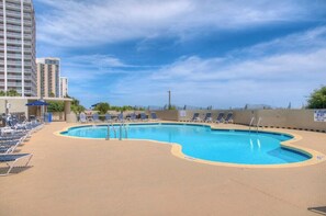 Pool - 2 Br Ocean View Condo in Kingston Plantation! (Myrtle Beach)