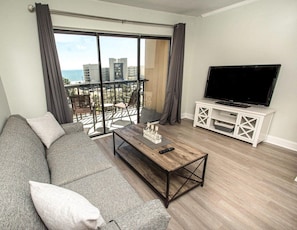 TV - 1Br/1Ba MB Condo! Sleeps 6! Steps To The Ocean! (Myrtle Beach)