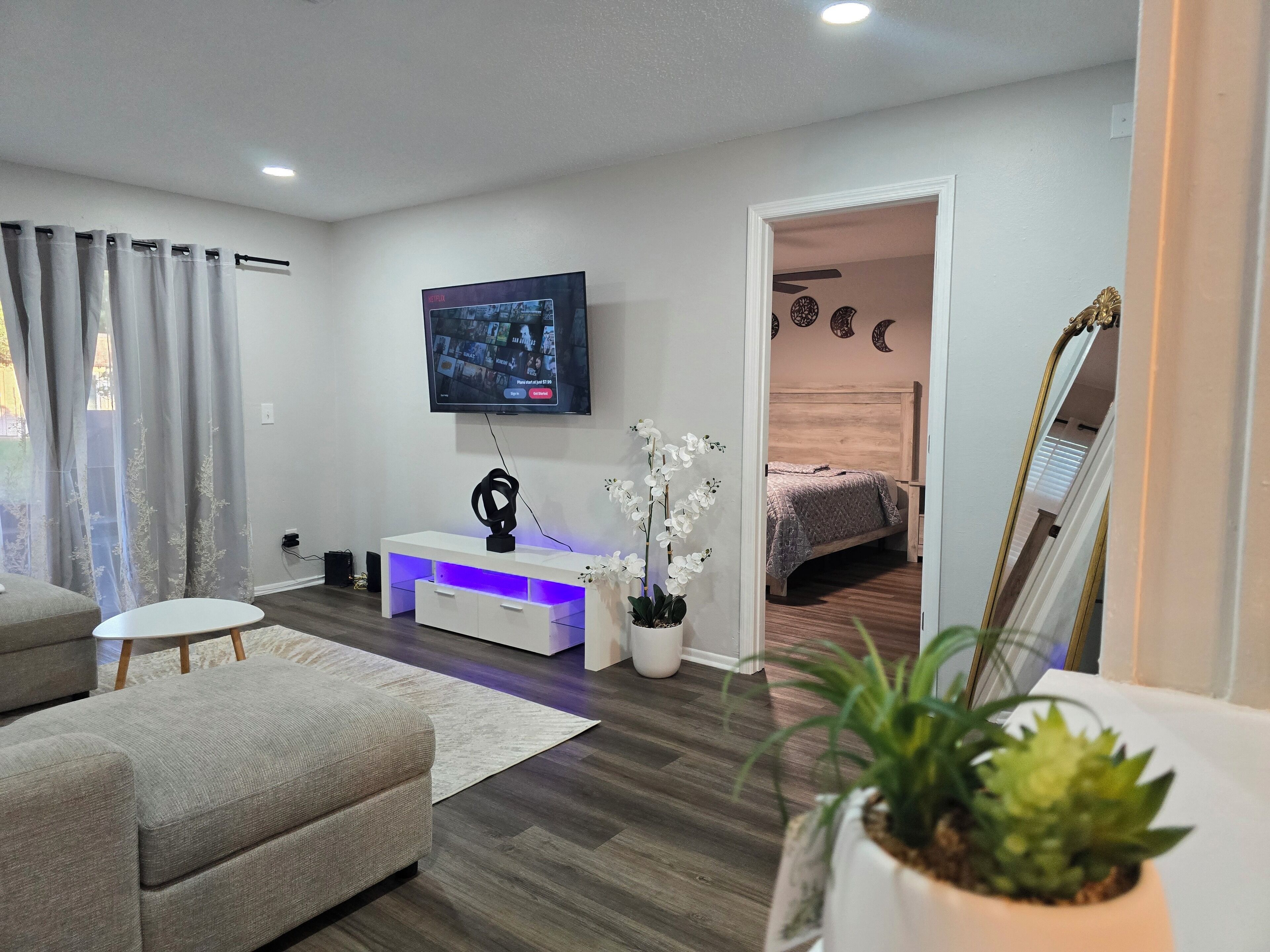 2 bedrooms, desk, iron/ironing board, free WiFi