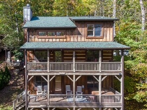 Exterior - Appalachian Seasons - Hot tub, fire place, seasonal views (Banner Elk)