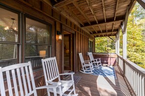 Terrace/patio - Appalachian Seasons - Hot tub, fire place, seasonal views (Banner Elk)