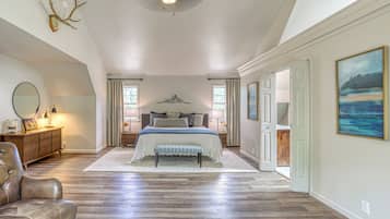 5 bedrooms, WiFi, bed sheets