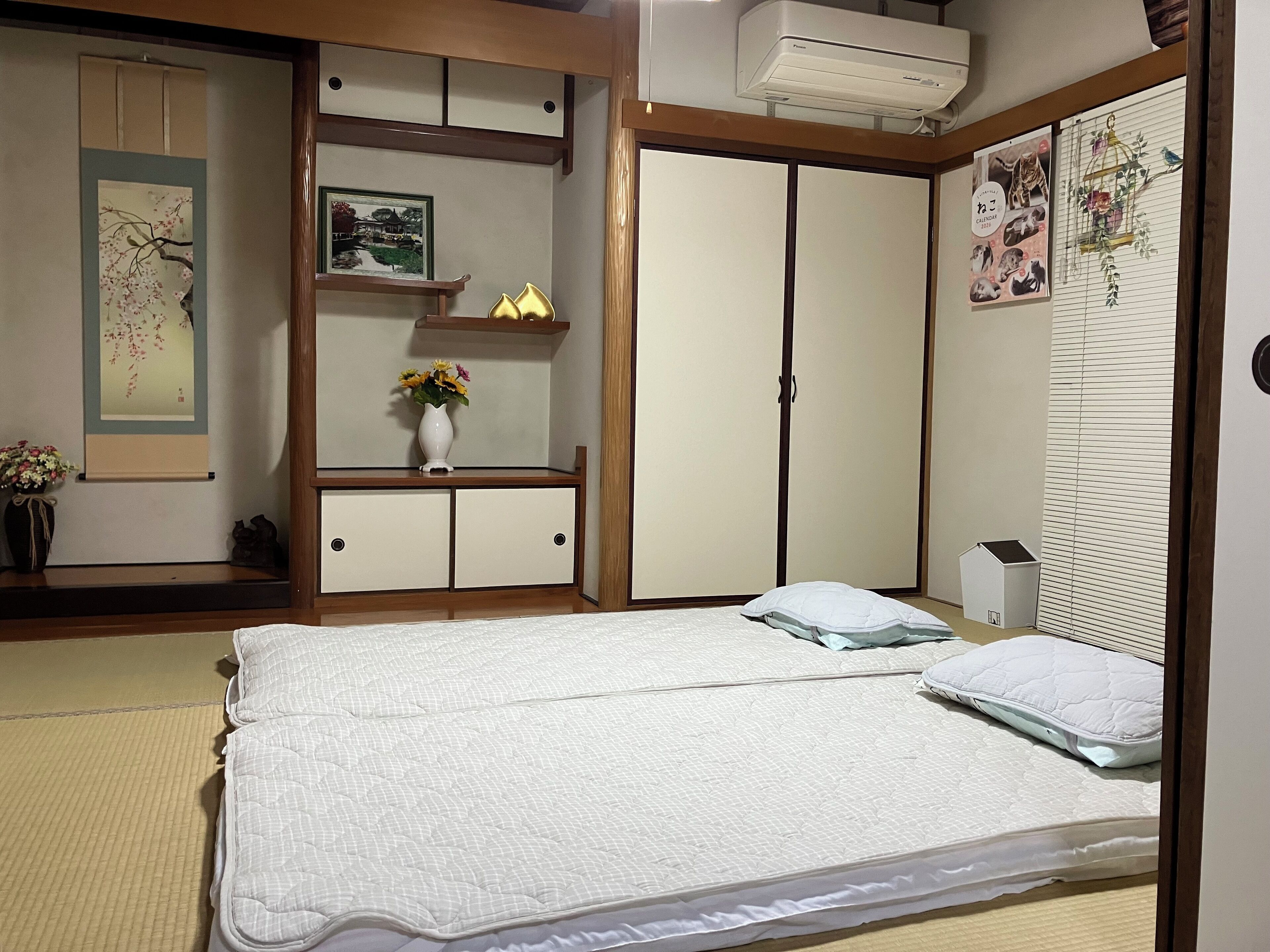 4 chambres, fer et planche à repasser, Wi-Fi, draps fournis